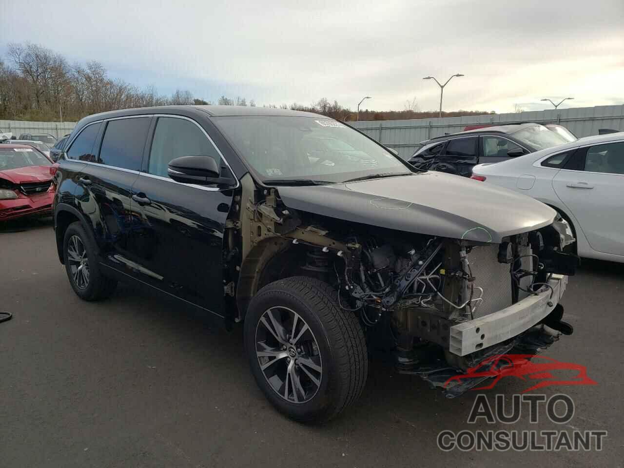 TOYOTA HIGHLANDER 2019 - 5TDBZRFH3KS969484