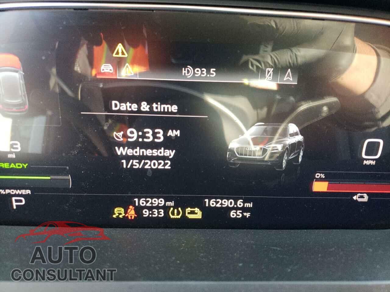 AUDI E-TRON 2019 - WA1LAAGE3KB022951