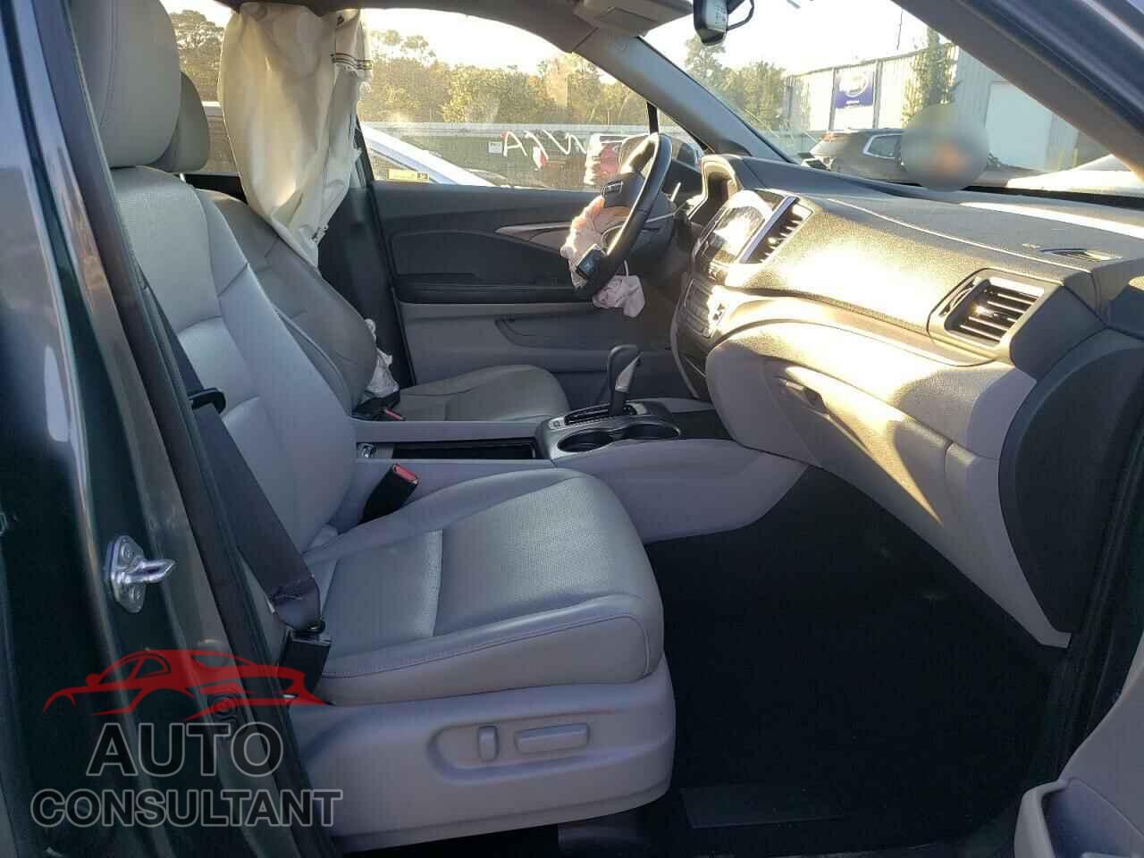 HONDA RIDGELINE 2018 - 5FPYK3F6XJB012435