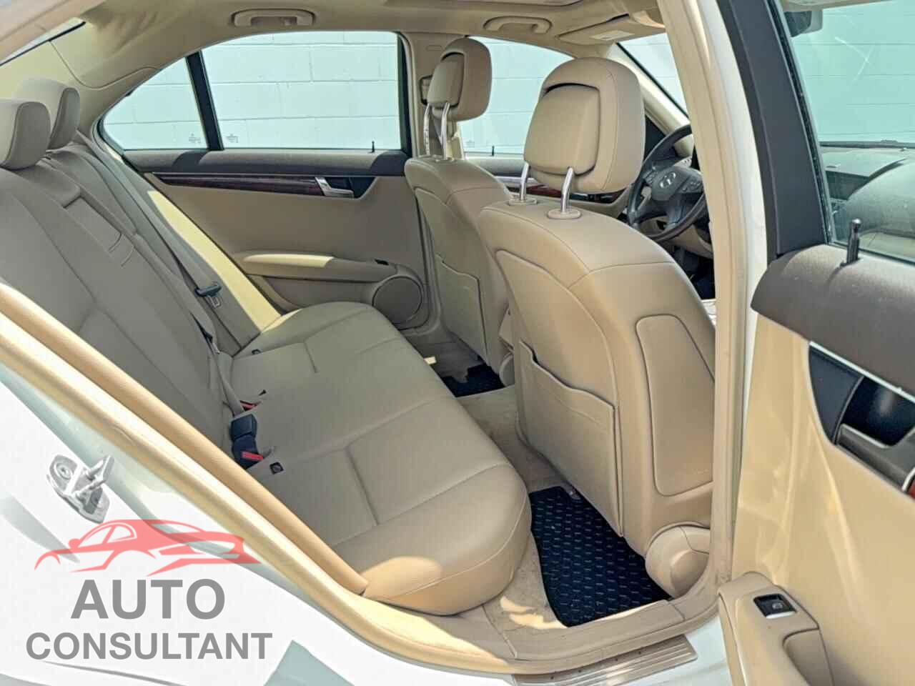 MERCEDES-BENZ C-CLASS 2011 - WDDGF8BB5BR174242