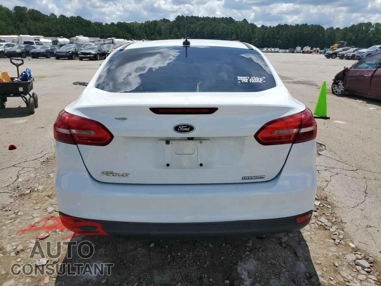FORD FOCUS 2016 - 1FADP3F28GL309978
