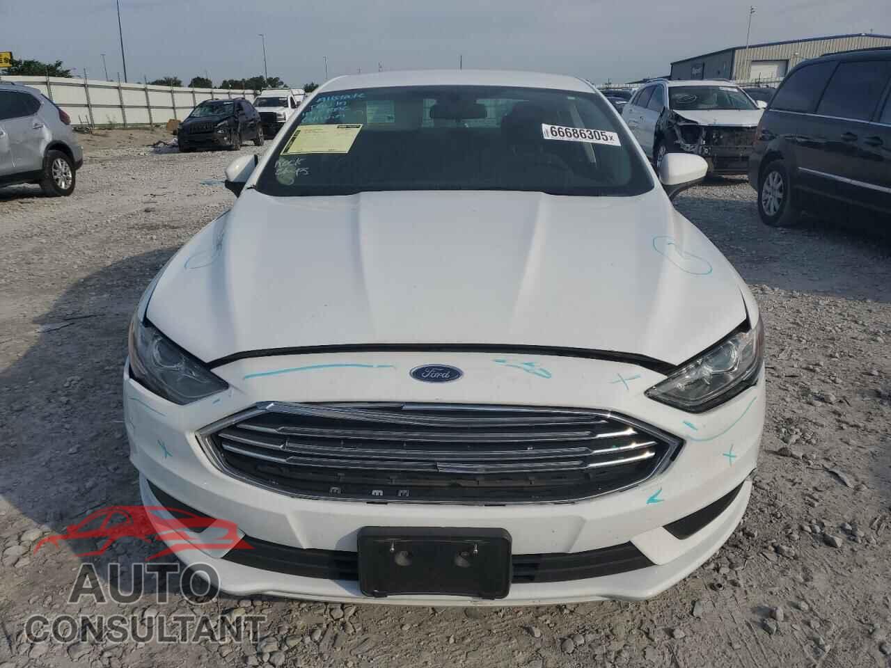 FORD FUSION 2018 - 3FA6P0LU2JR281004