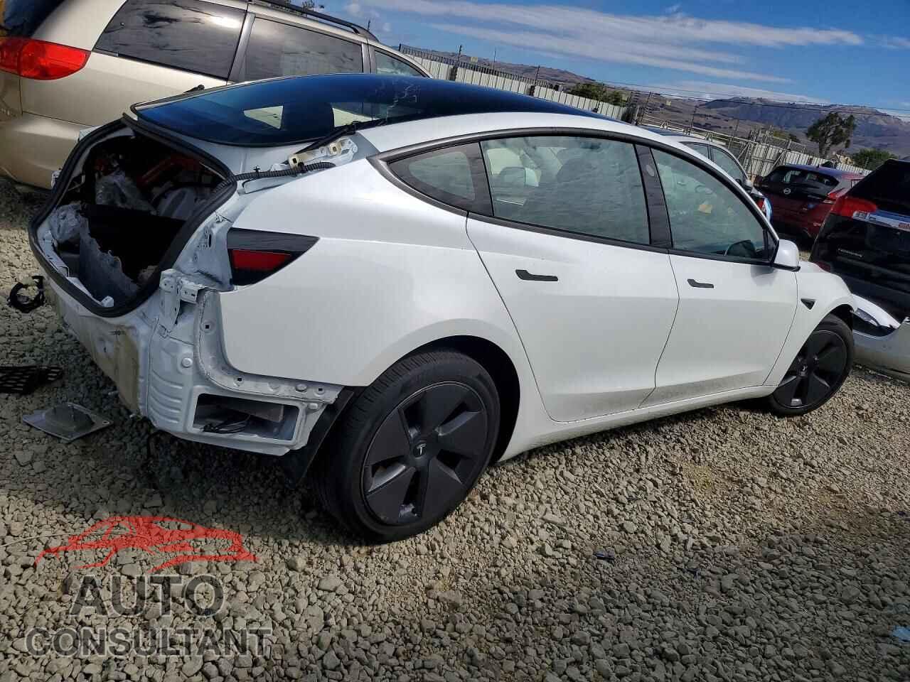 TESLA MODEL 3 2023 - 5YJ3E1EAXPF562523