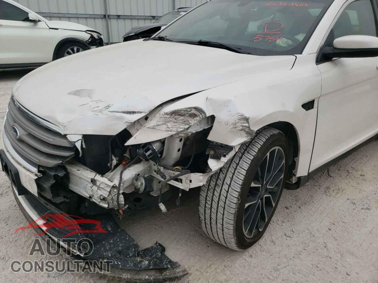 FORD TAURUS 2018 - 1FAHP2H80JG105754