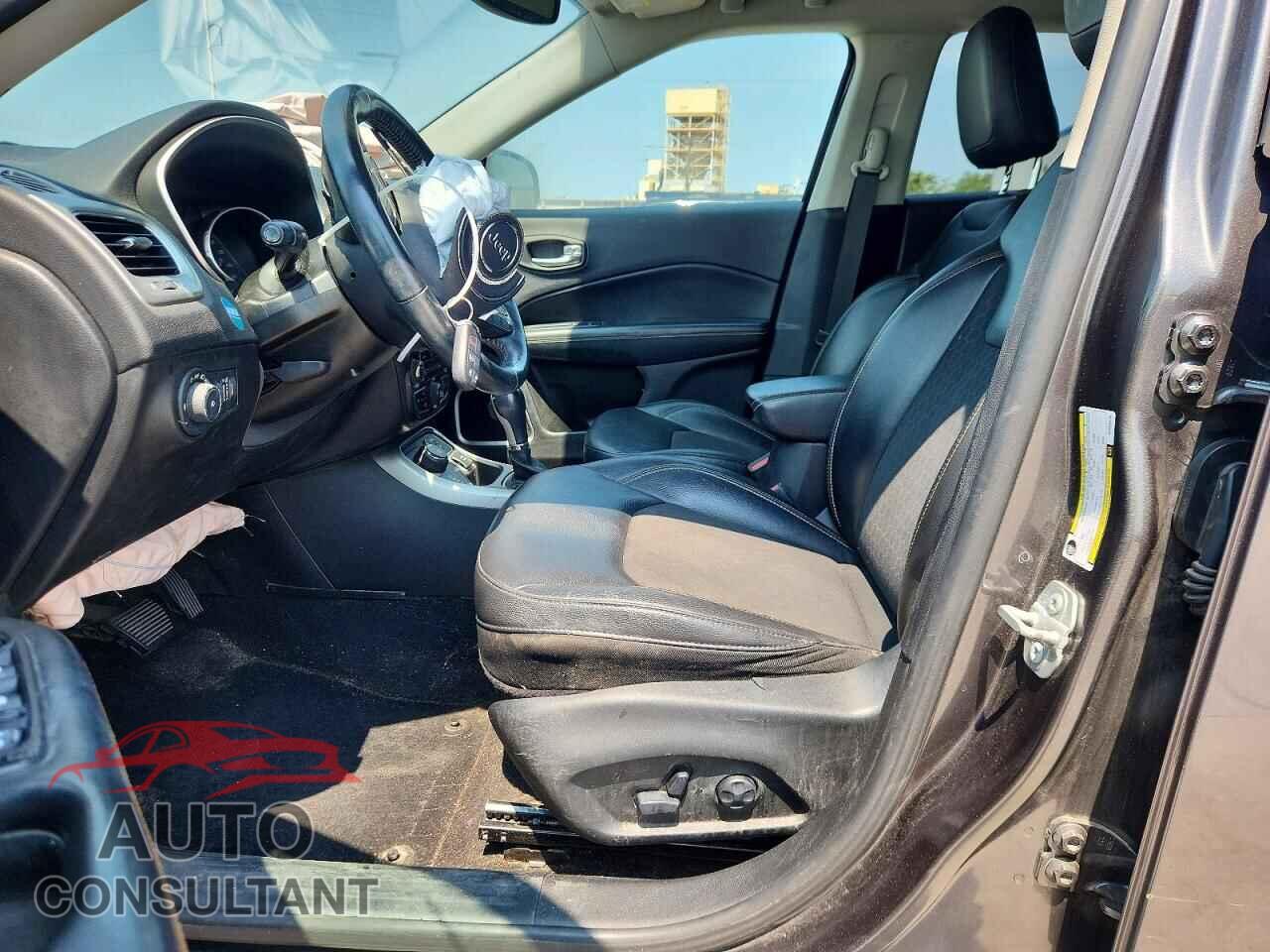 JEEP COMPASS 2019 - 3C4NJDBBXKT656446