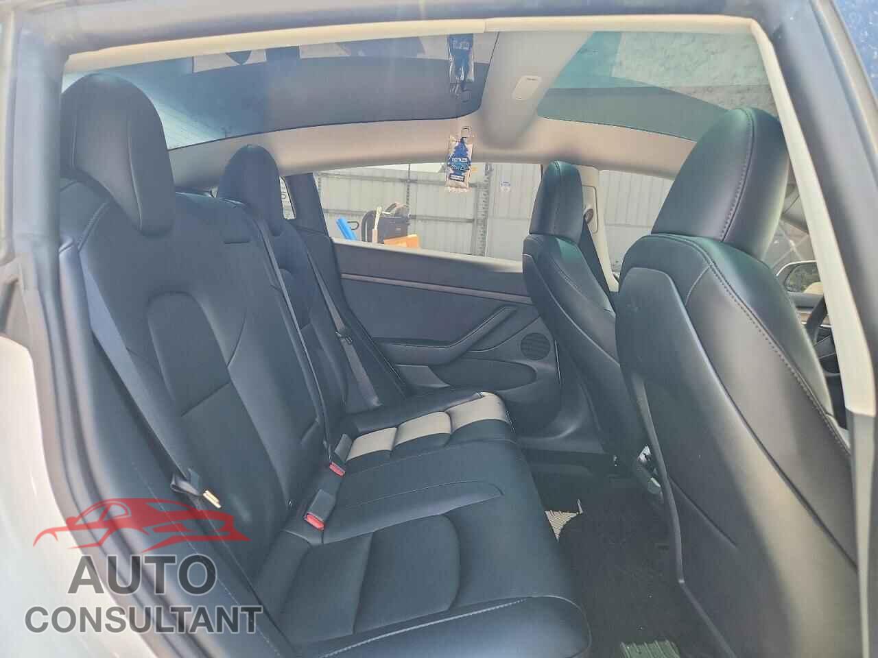 TESLA MODEL 3 2023 - 5YJ3E1EA5PF489884