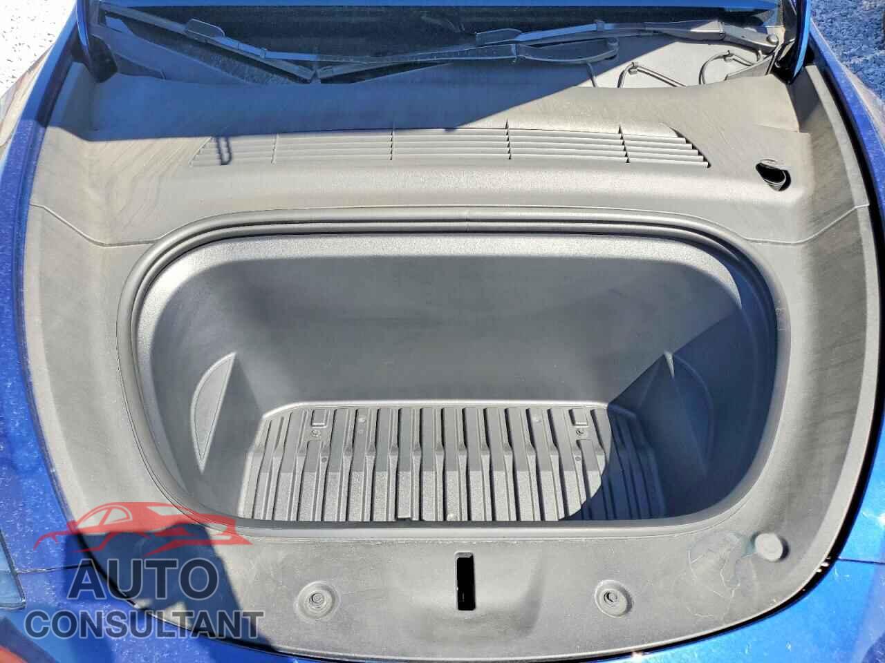 TESLA MODEL Y 2023 - 7SAYGAEE2PF945068