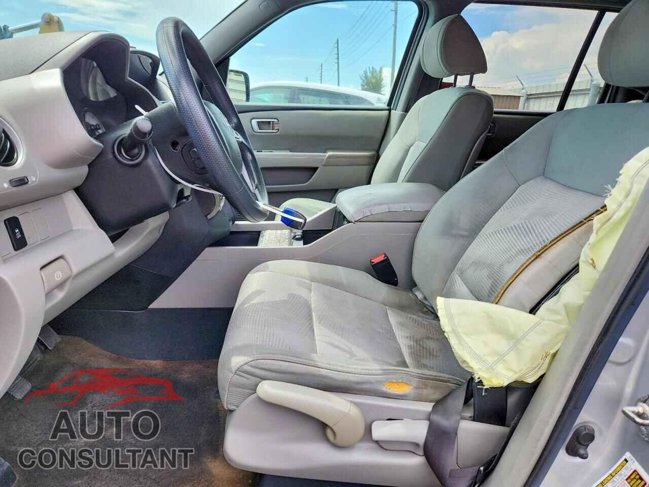 HONDA PILOT 2013 - 5FNYF3H22DB012215