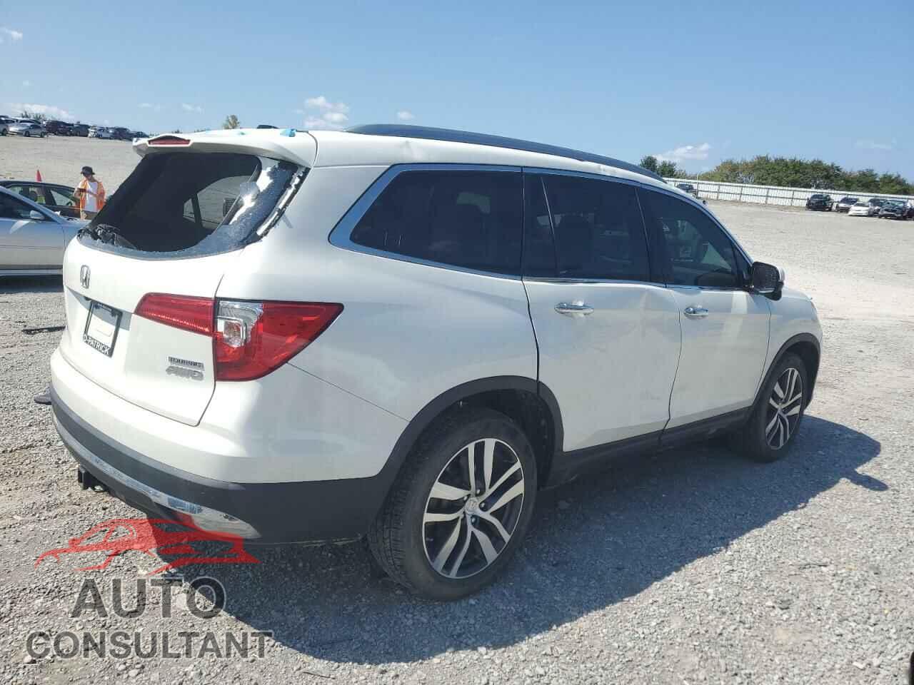 HONDA PILOT 2018 - 5FNYF6H93JB020351