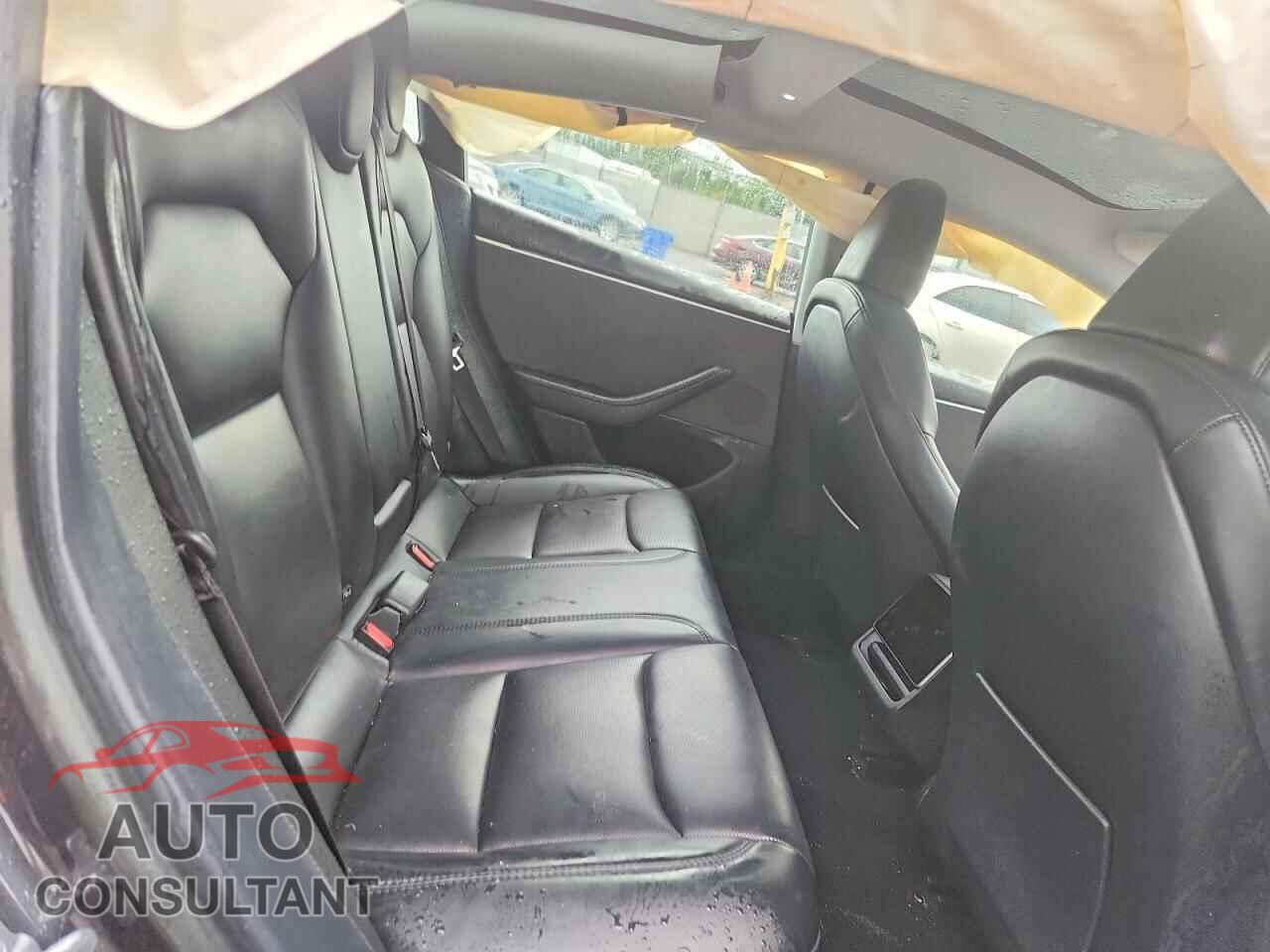 TESLA MODEL 3 2025 - 5YJ3E1EA3SF964828