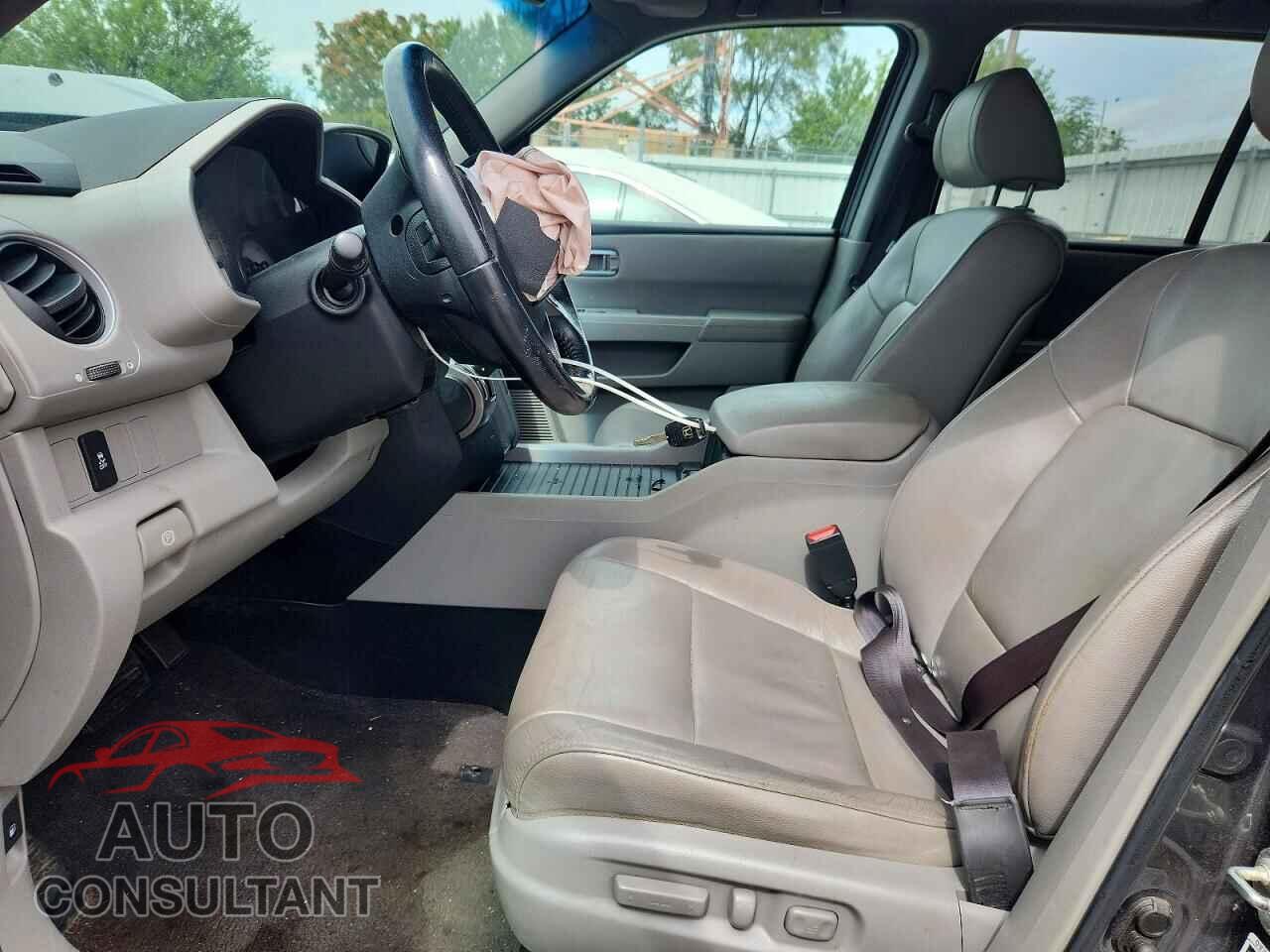 HONDA PILOT 2013 - 5FNYF4H5XDB005707