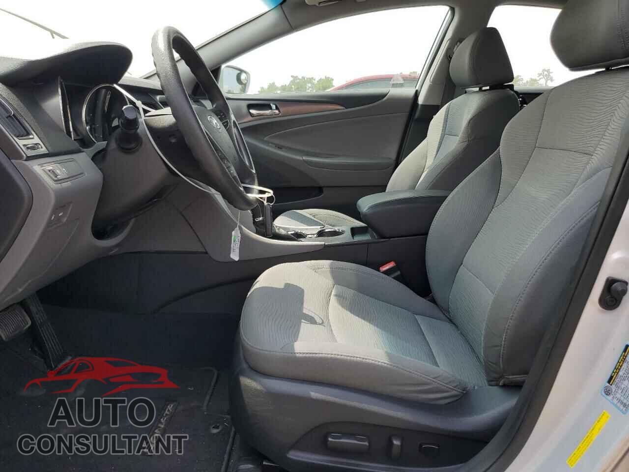 HYUNDAI SONATA 2011 - KMHEC4A44BA005474