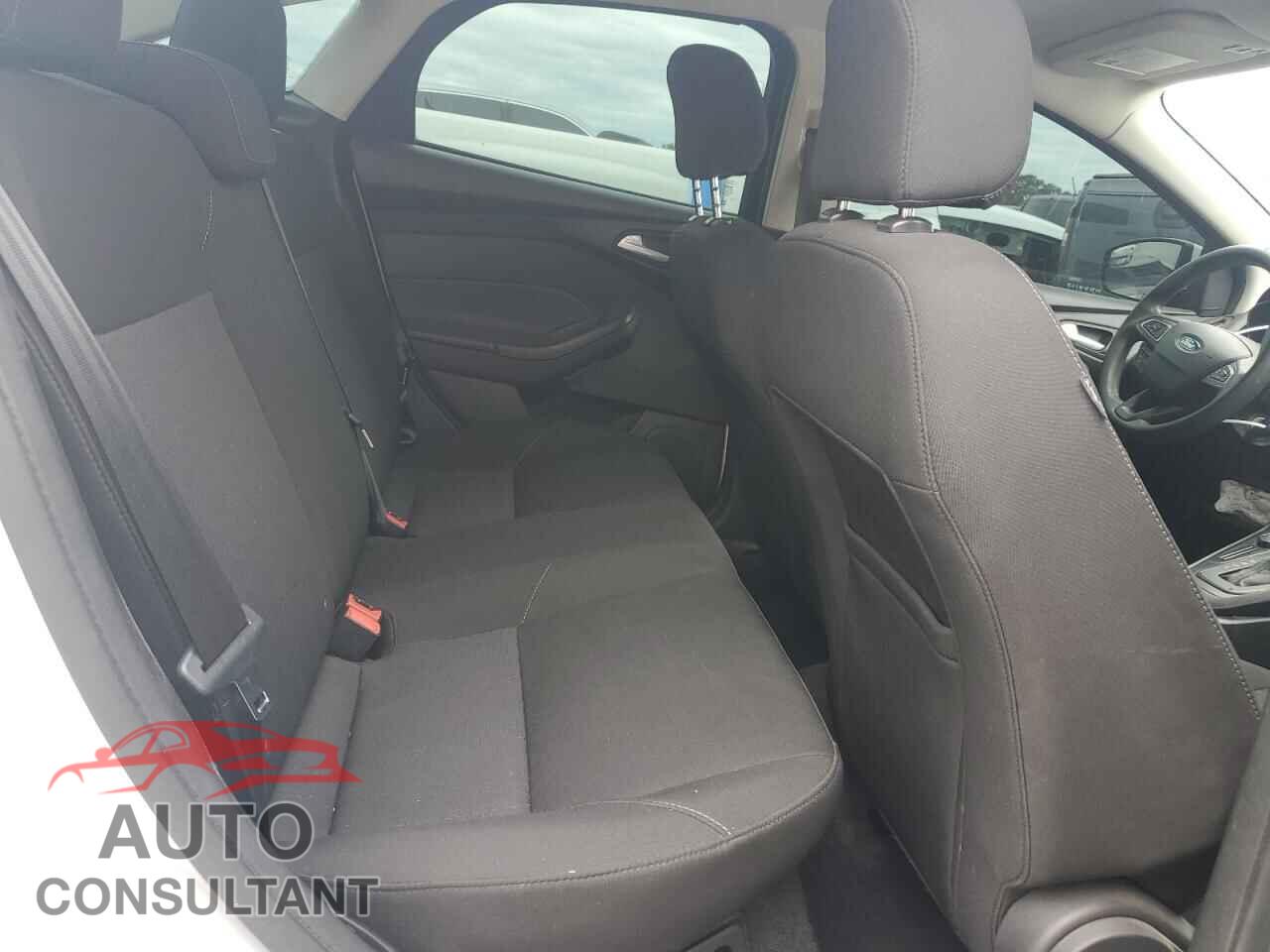 FORD FOCUS 2017 - 1FADP3F25HL228535