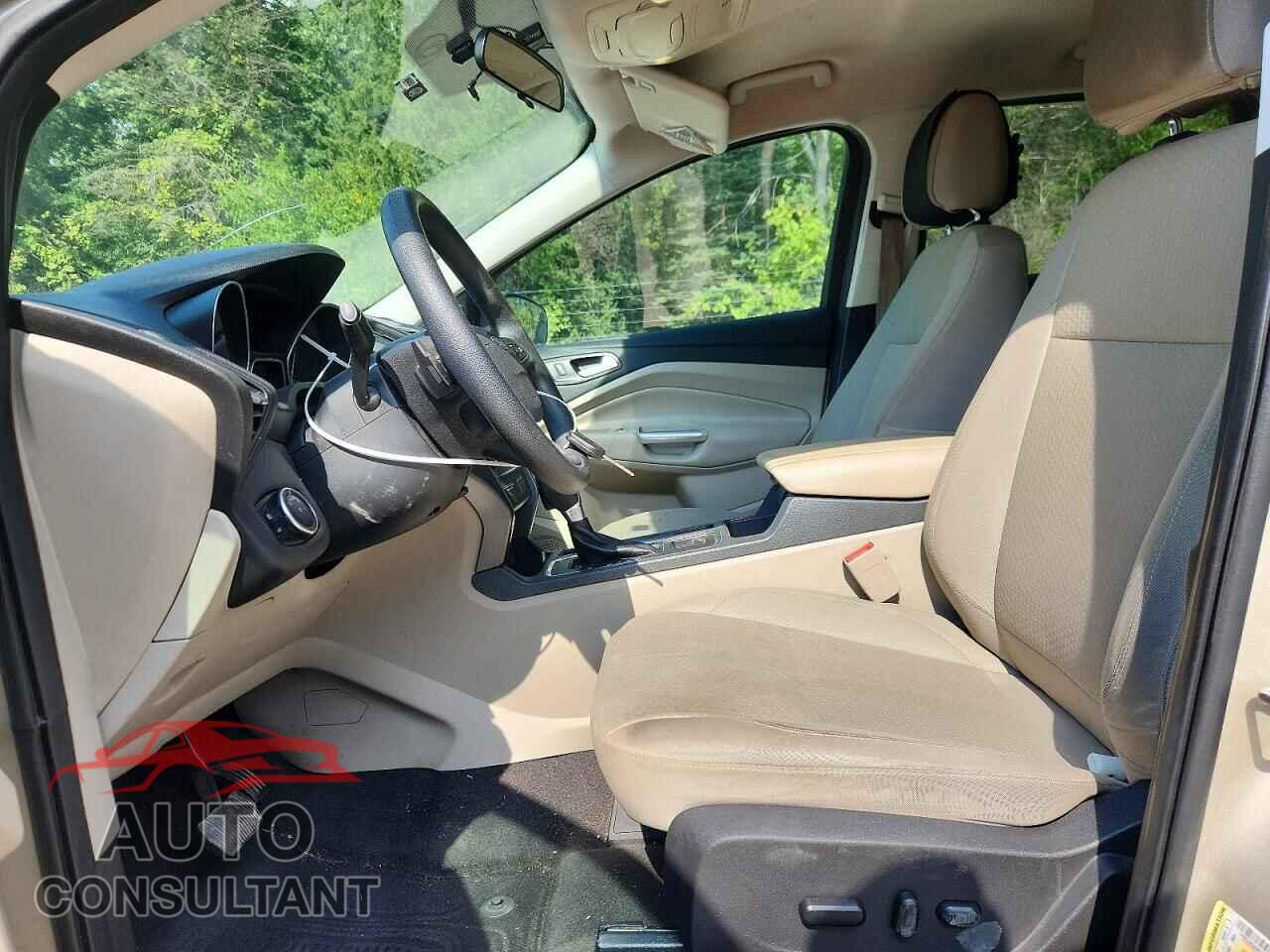 FORD ESCAPE 2017 - 1FMCU0GD6HUB73497