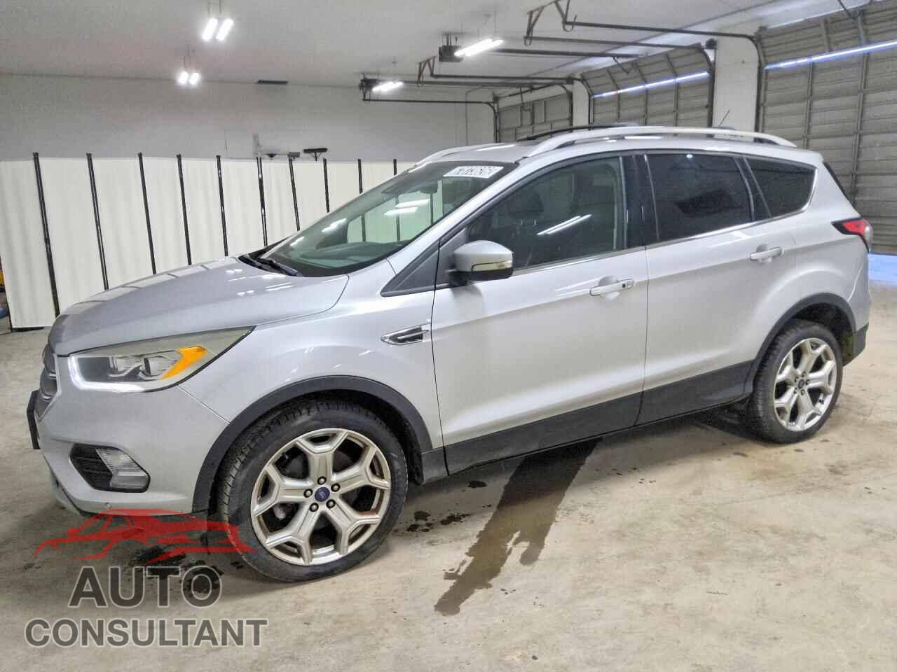 FORD ESCAPE 2017 - 1FMCU9J90HUB77280