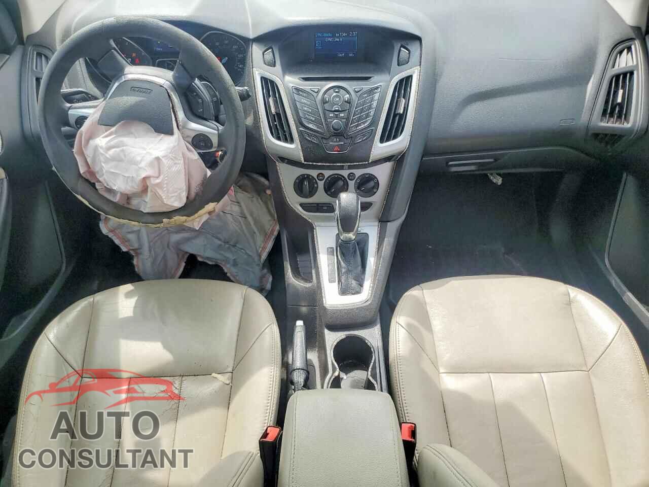 FORD FOCUS 2014 - 1FADP3K2XEL229150