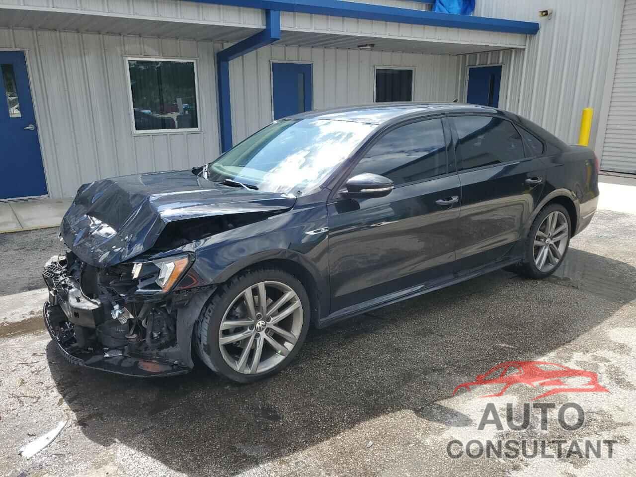 VOLKSWAGEN PASSAT 2018 - 1VWAA7A37JC034145