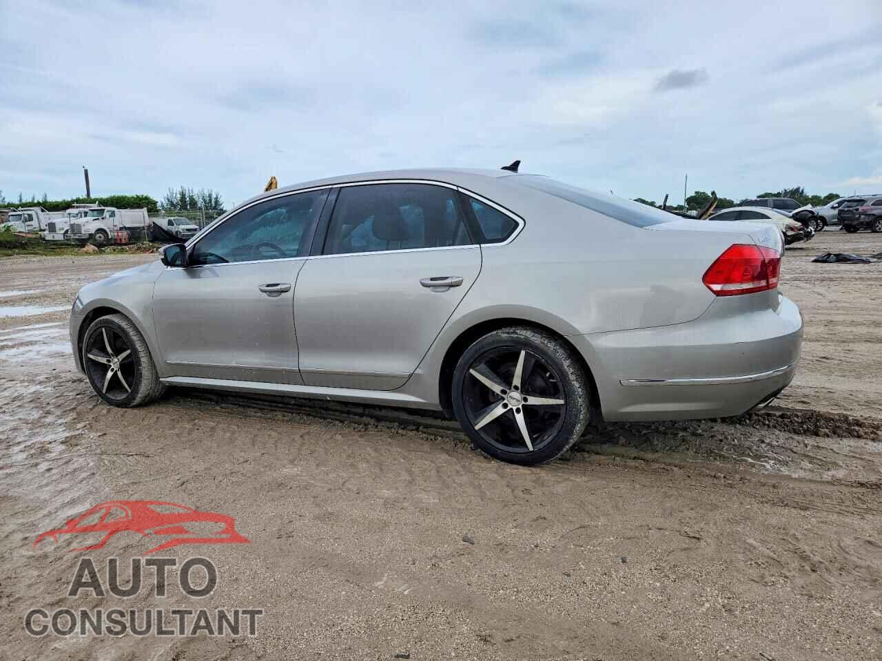 VOLKSWAGEN PASSAT 2013 - 1VWBN7A37DC111092