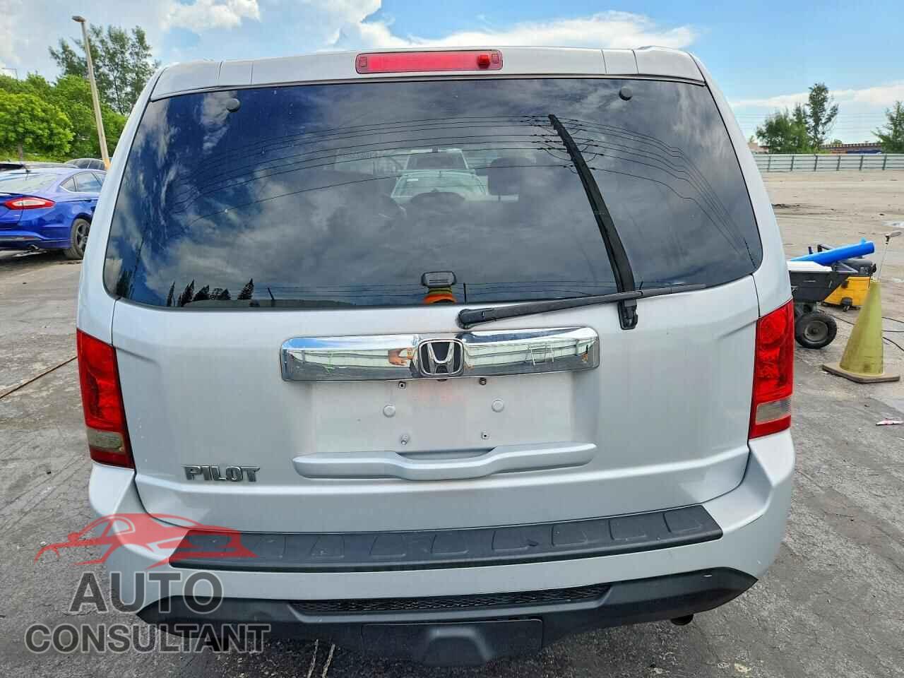 HONDA PILOT 2013 - 5FNYF3H22DB012215