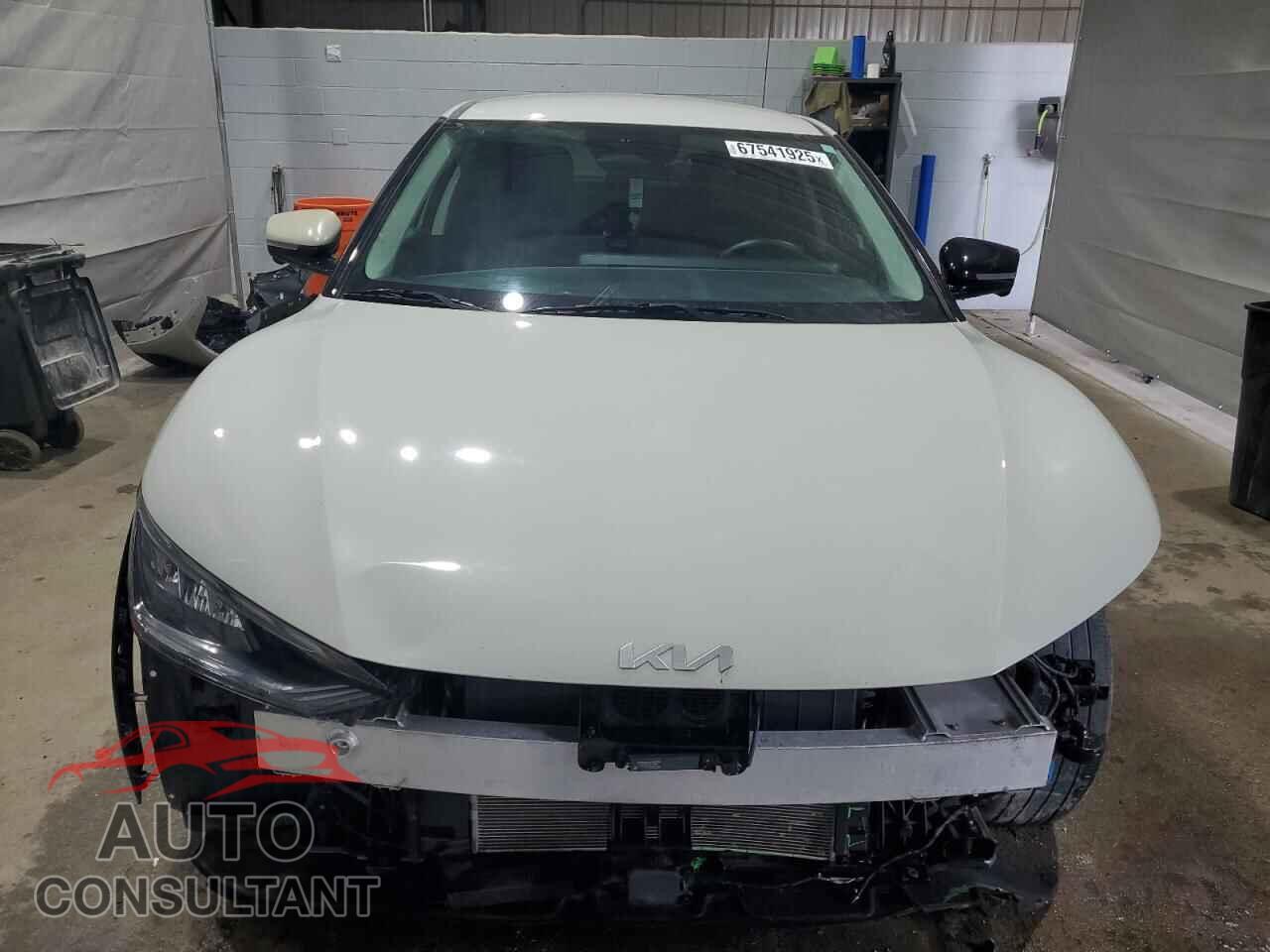 KIA EV6 LIGHT 2022 - KNDC3DLC8N5045084