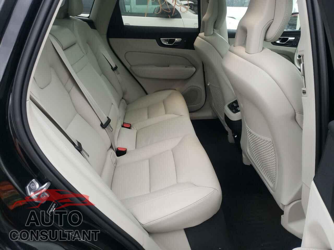 VOLVO XC60 2018 - LYVA22RLXJB087904