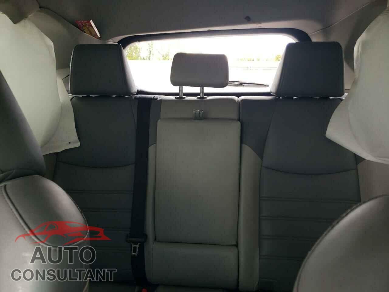 TOYOTA RAV4 2023 - 2T3C1RFV2PC242524