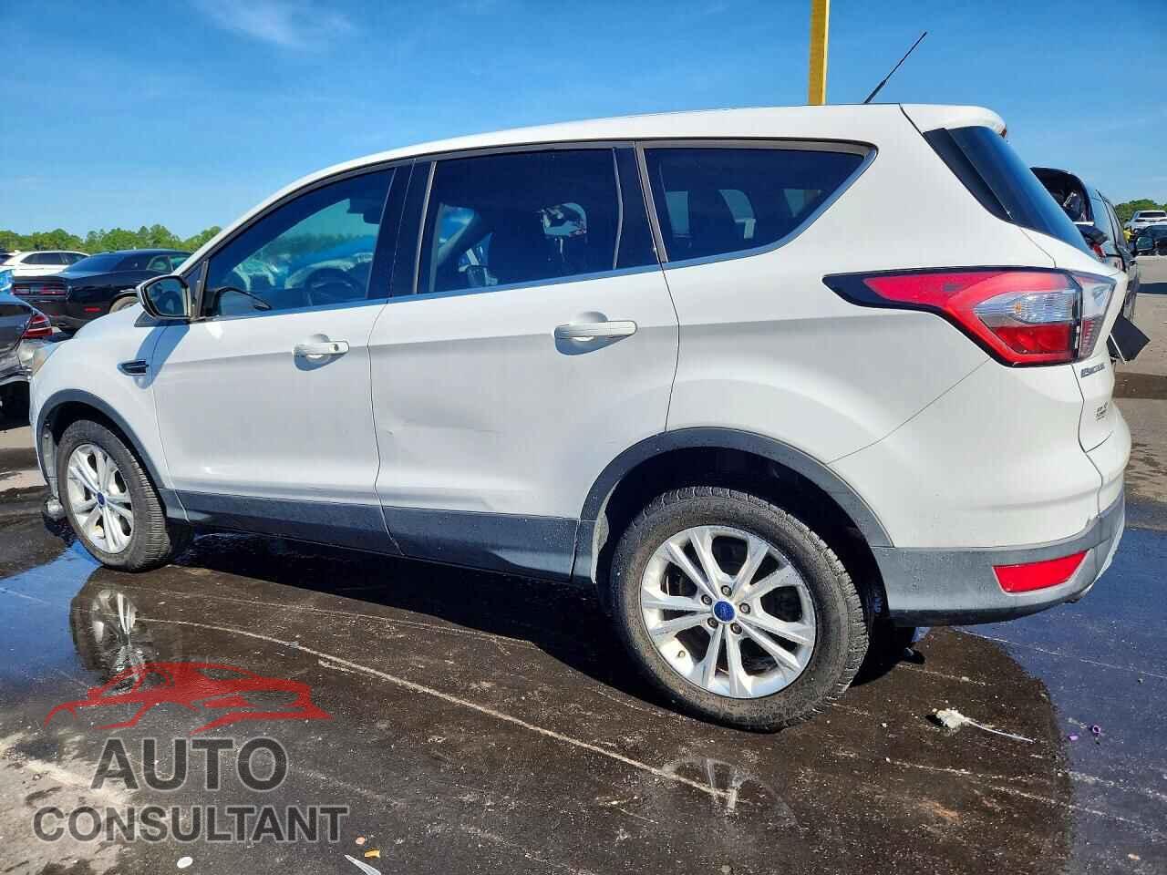 FORD ESCAPE 2017 - 1FMCU0G98HUB26581
