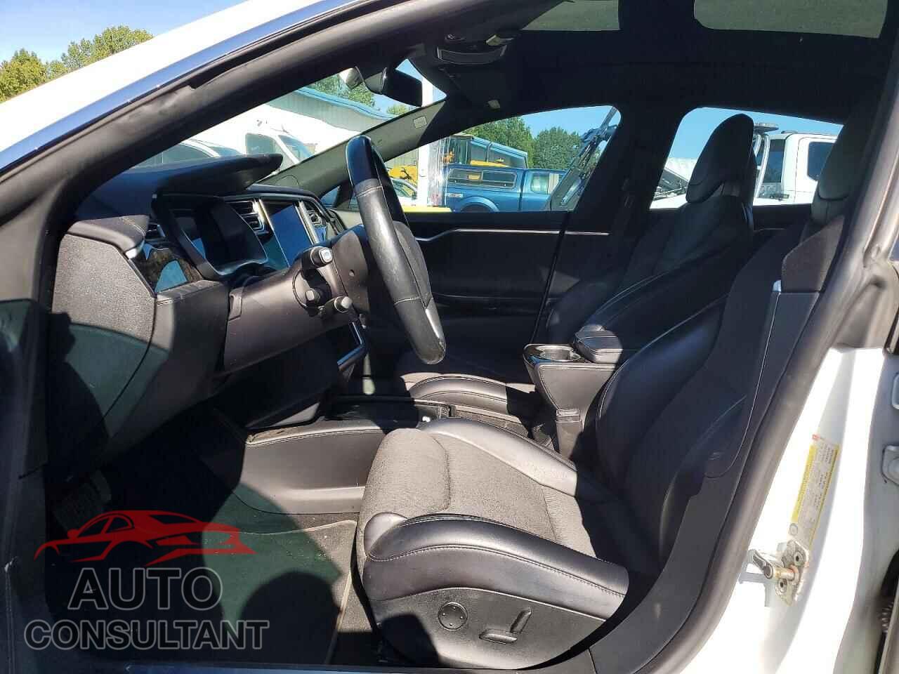 TESLA MODEL S 2017 - 5YJSA1E23HF209512