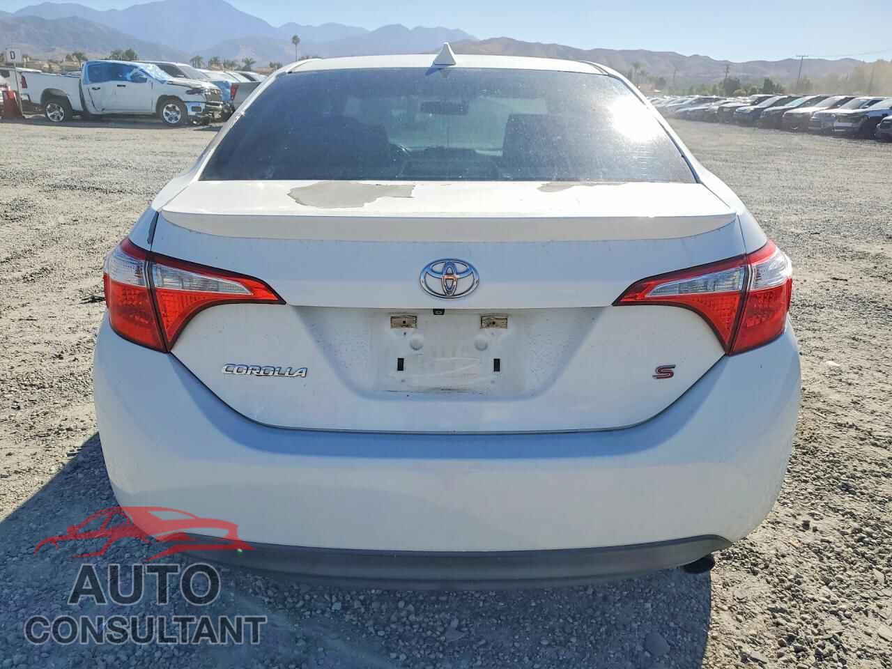TOYOTA COROLLA 2015 - 5YFBURHE7FP224043