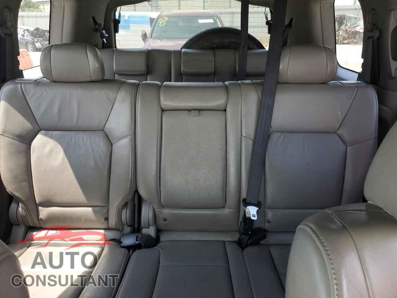 HONDA PILOT 2011 - 5FNYF3H57BB019250