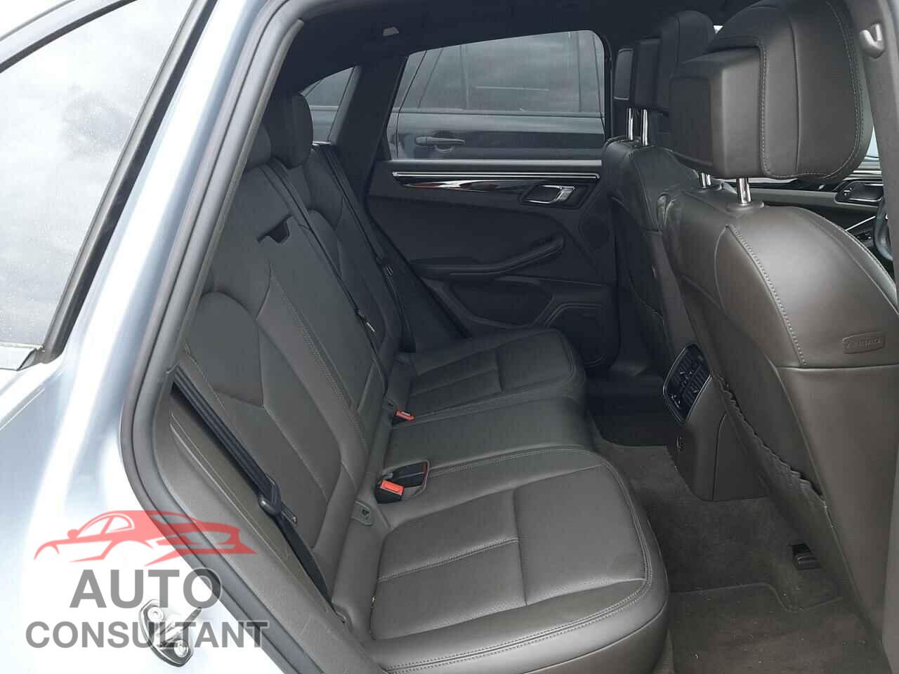 PORSCHE MACAN 2017 - WP1AA2A57HLB06204