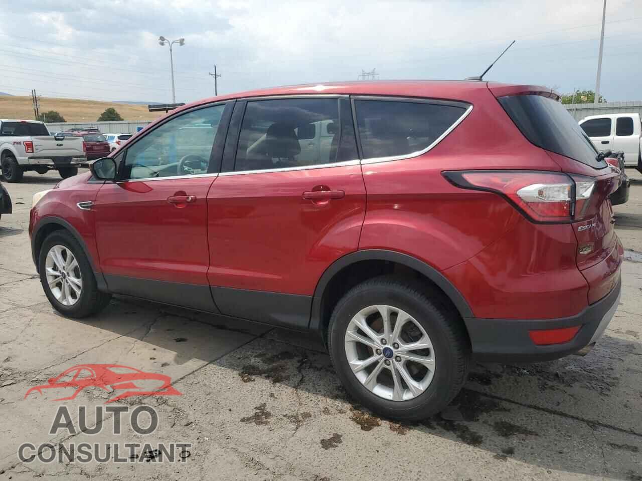 FORD ESCAPE 2017 - 1FMCU9GD4HUD23174