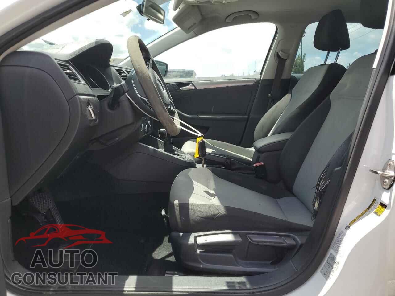 VOLKSWAGEN JETTA 2017 - 3VW2B7AJ9HM301990