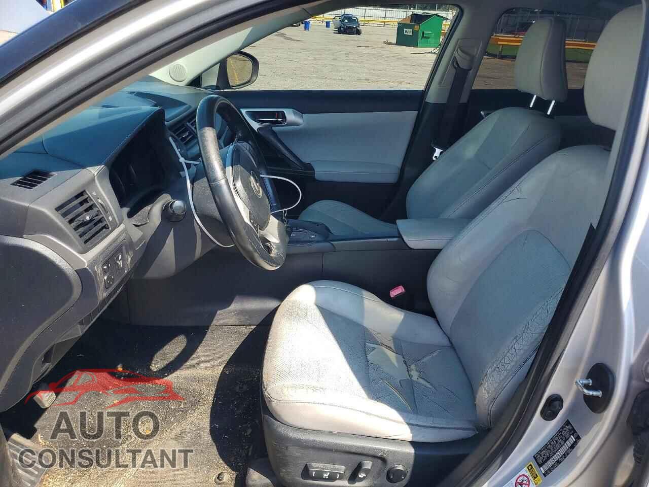 LEXUS CT 200 2011 - JTHKD5BH1B2041305