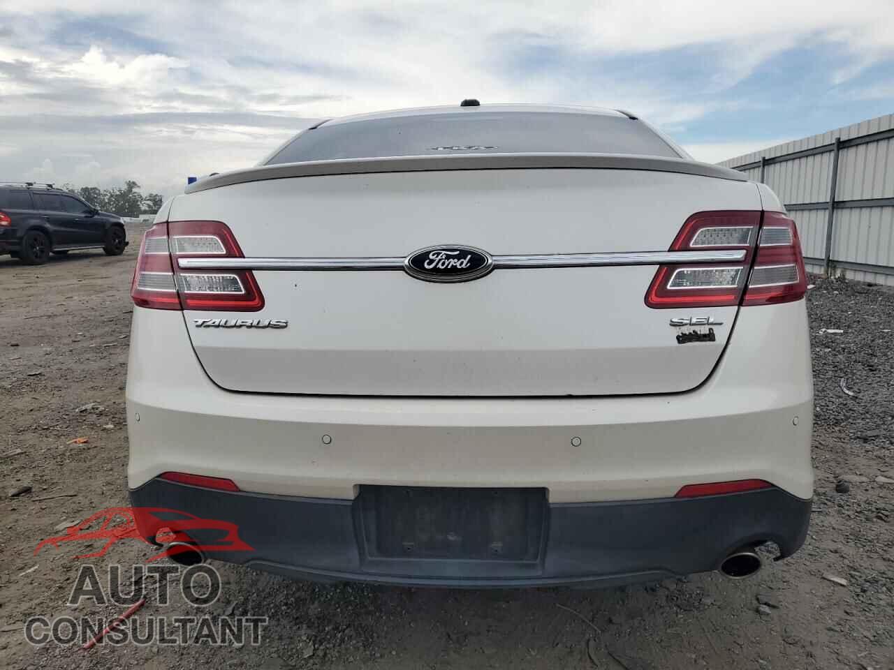 FORD TAURUS 2013 - 1FAHP2E83DG170560