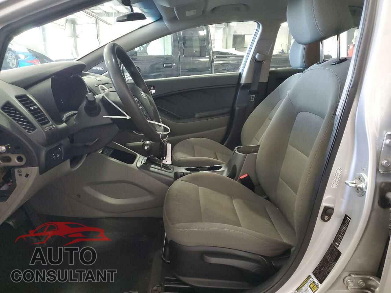 KIA FORTE 2016 - KNAFK4A61G5576821