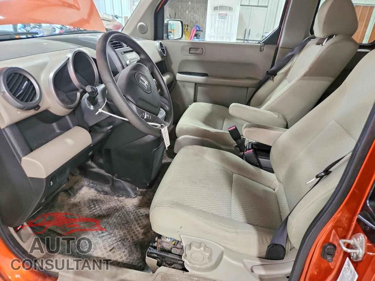 HONDA ELEMENT 2011 - 5J6YH2H70BL003453