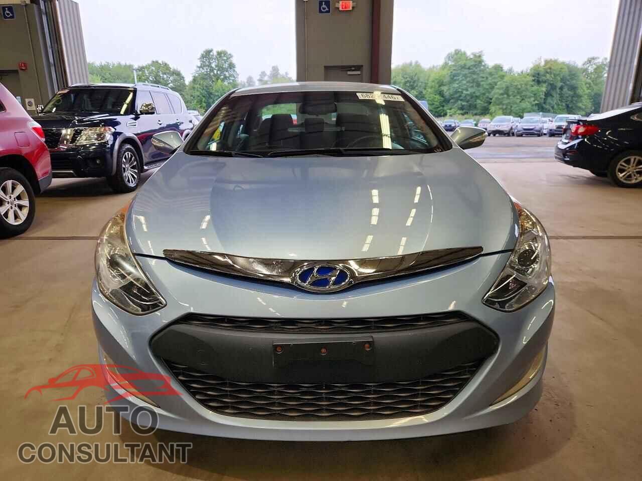 HYUNDAI SONATA 2013 - KMHEC4A49DA065902
