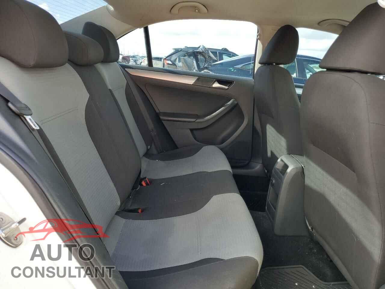 VOLKSWAGEN JETTA 2017 - 3VW2B7AJ6HM328225