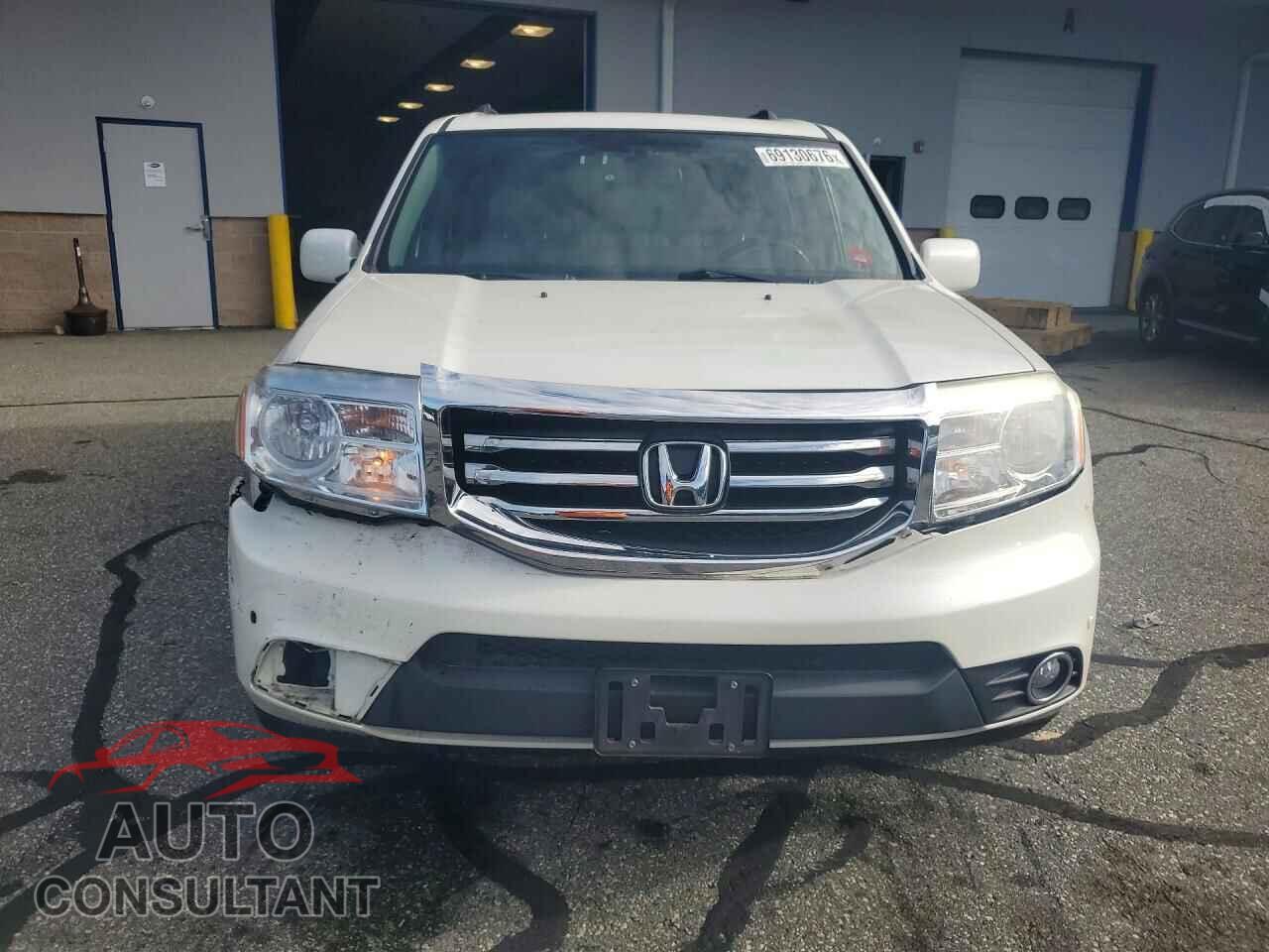 HONDA PILOT 2014 - 5FNYF4H93EB051027