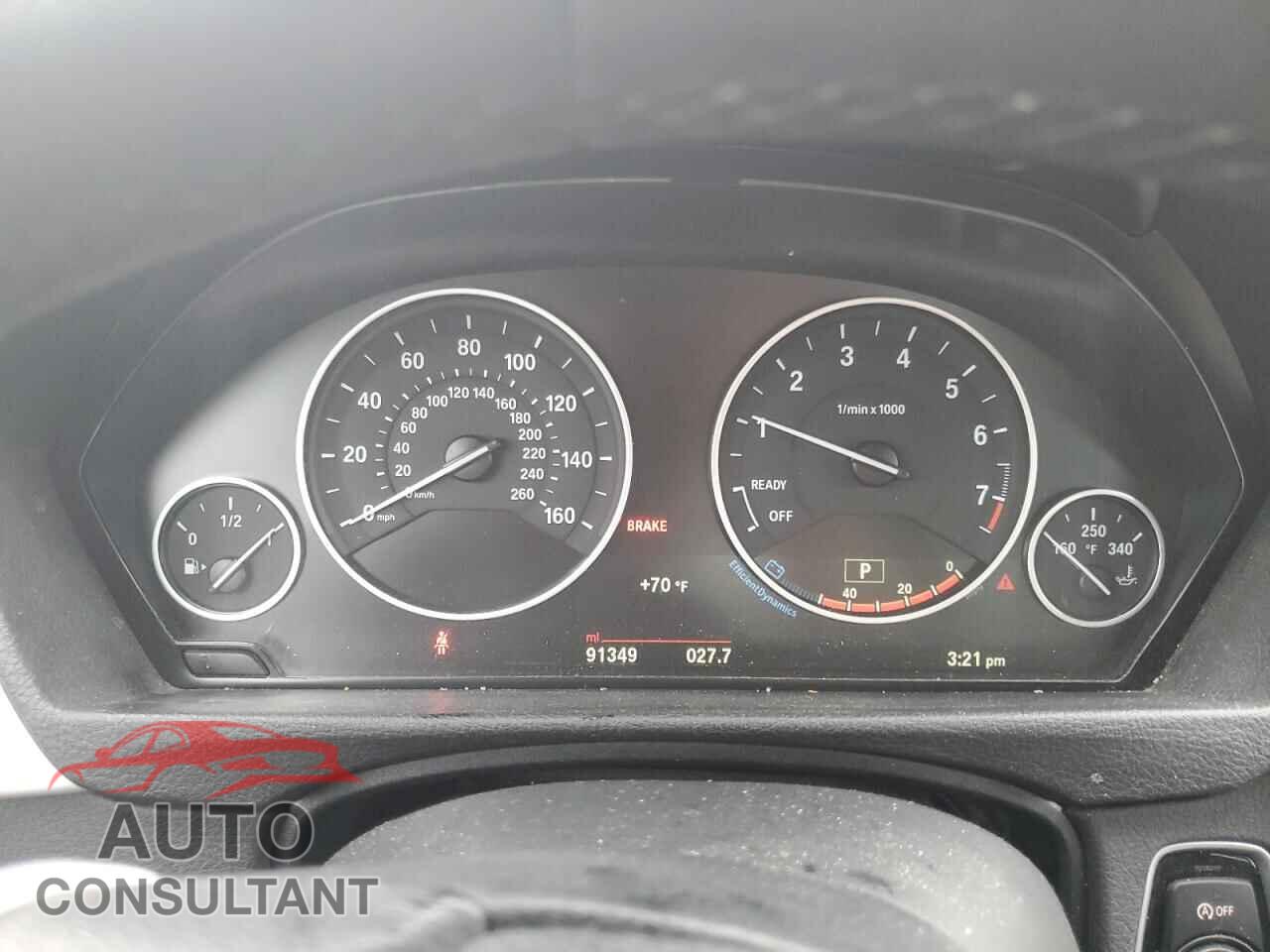 BMW 3 SERIES 2017 - WBA8A3C3XHK693082