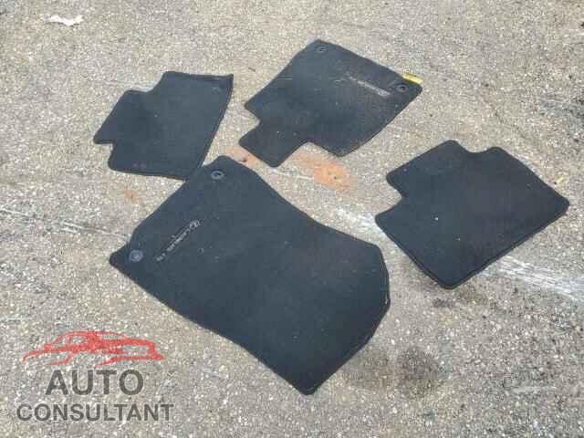 LEXUS IS 2019 - JTHBA1D21K5086477