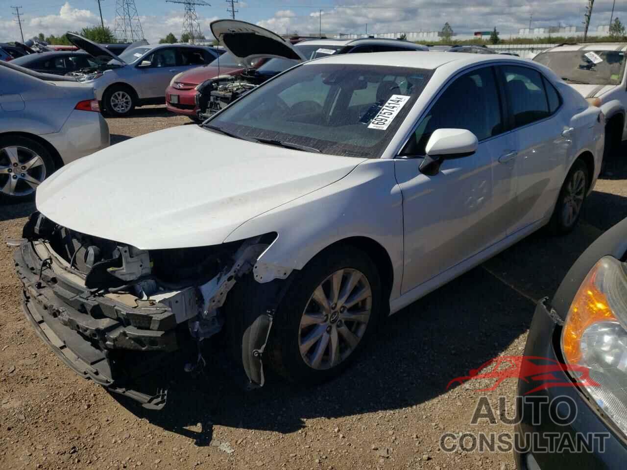 TOYOTA CAMRY 2018 - 4T1B11HK6JU580555