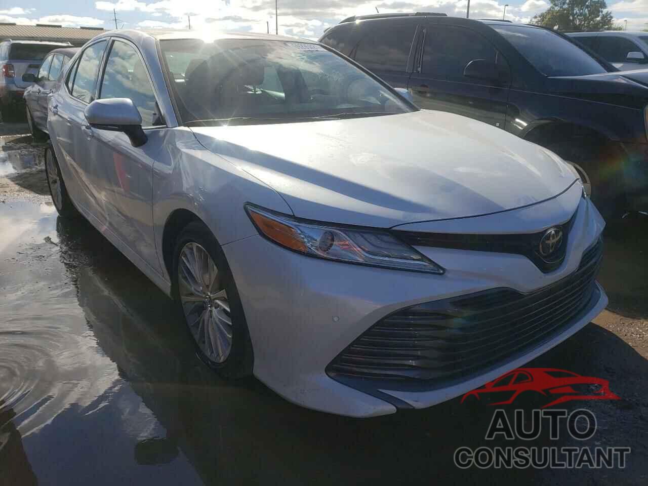TOYOTA CAMRY 2018 - 4T1B11HK7JU080890