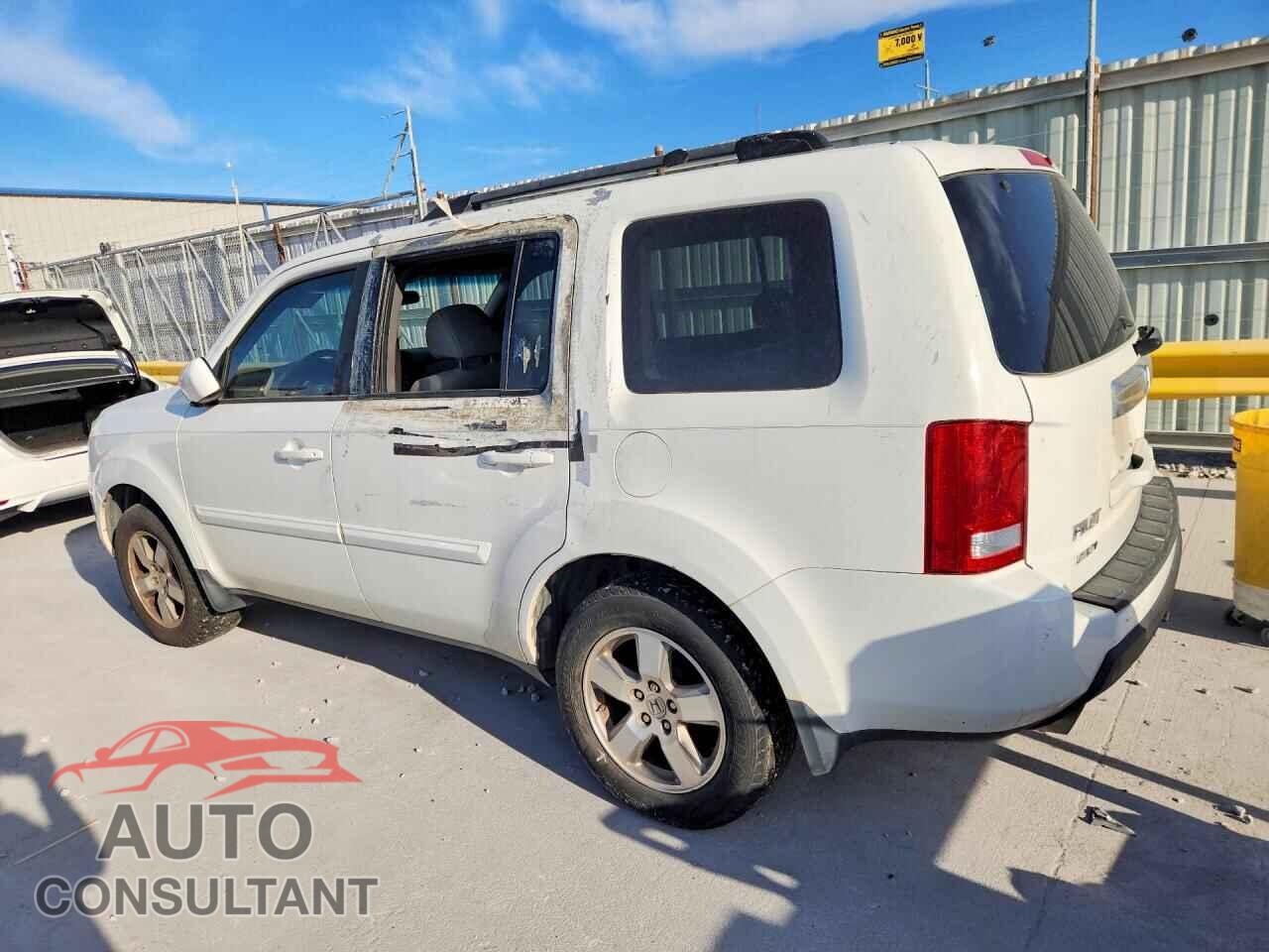 HONDA PILOT 2011 - 5FNYF3H4XBB028855