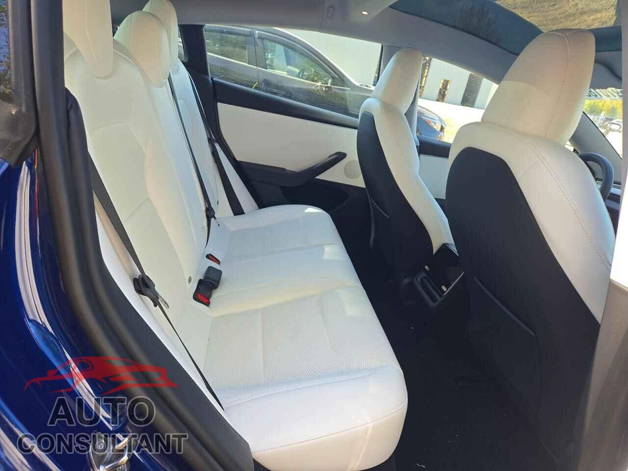 TESLA MODEL 3 2024 - LRW3E7EB8RC246210