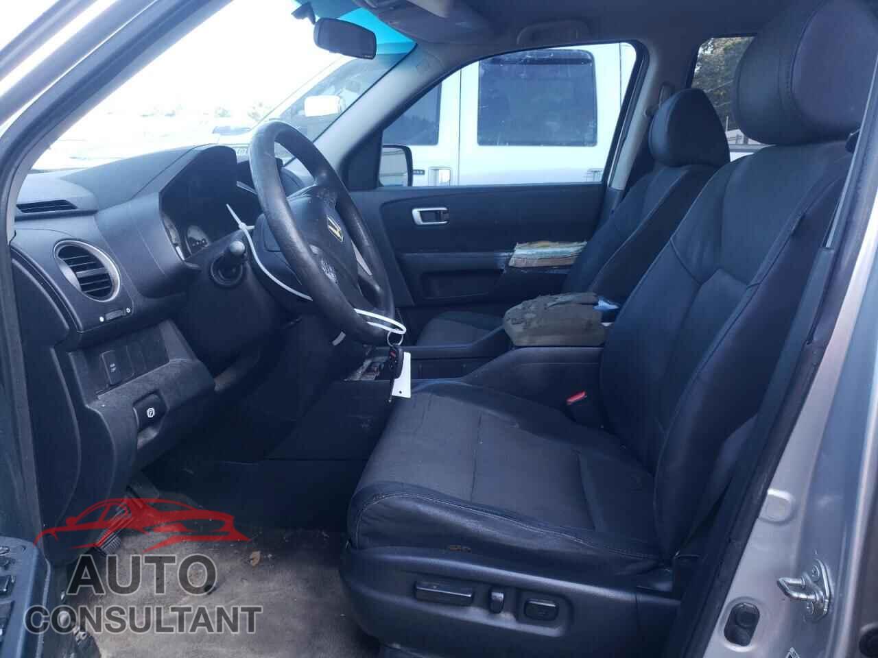 HONDA PILOT 2010 - 5FNYF3H40AB021380