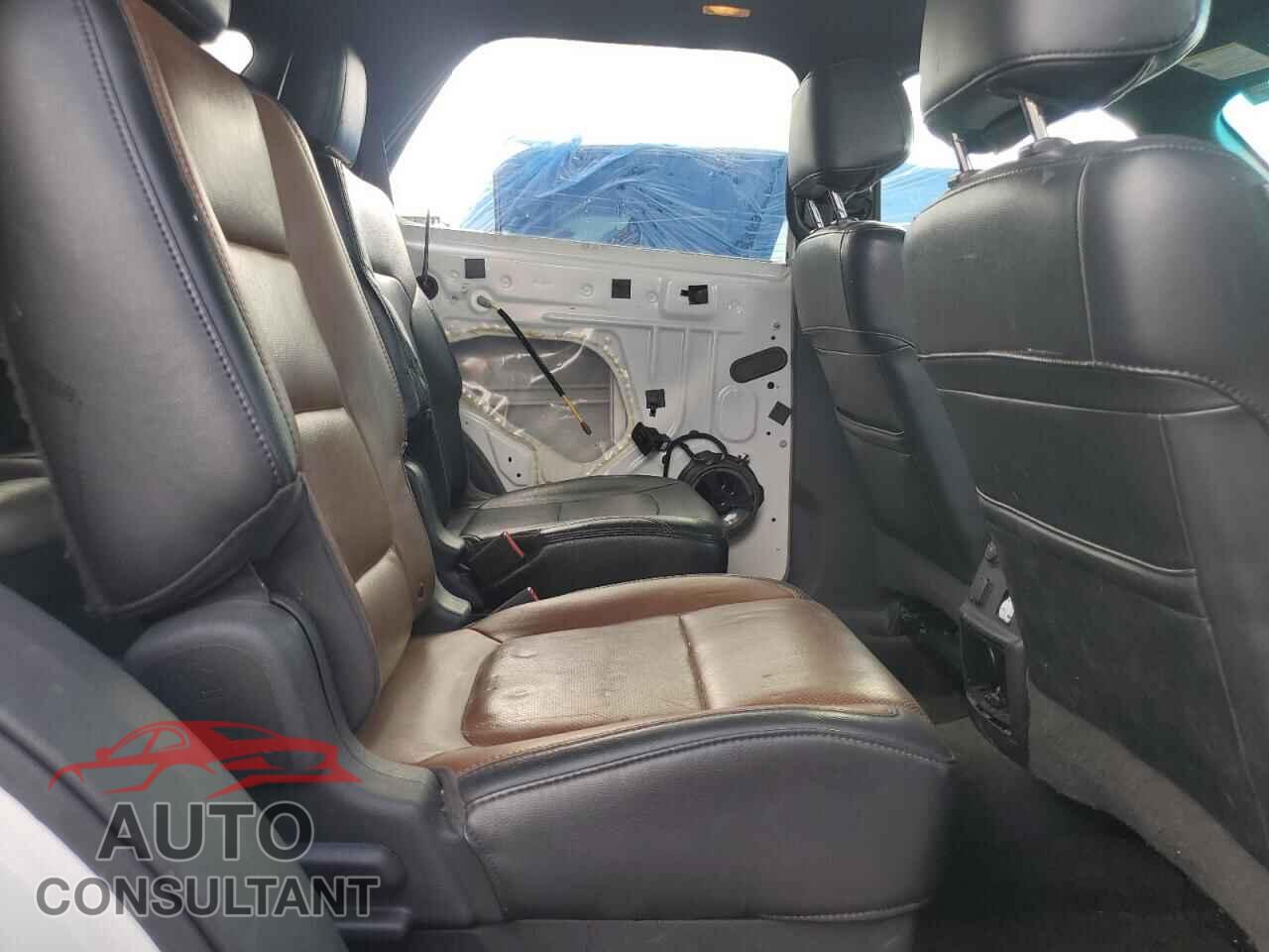 FORD EXPLORER 2011 - 1FMHK8F86BGA00647