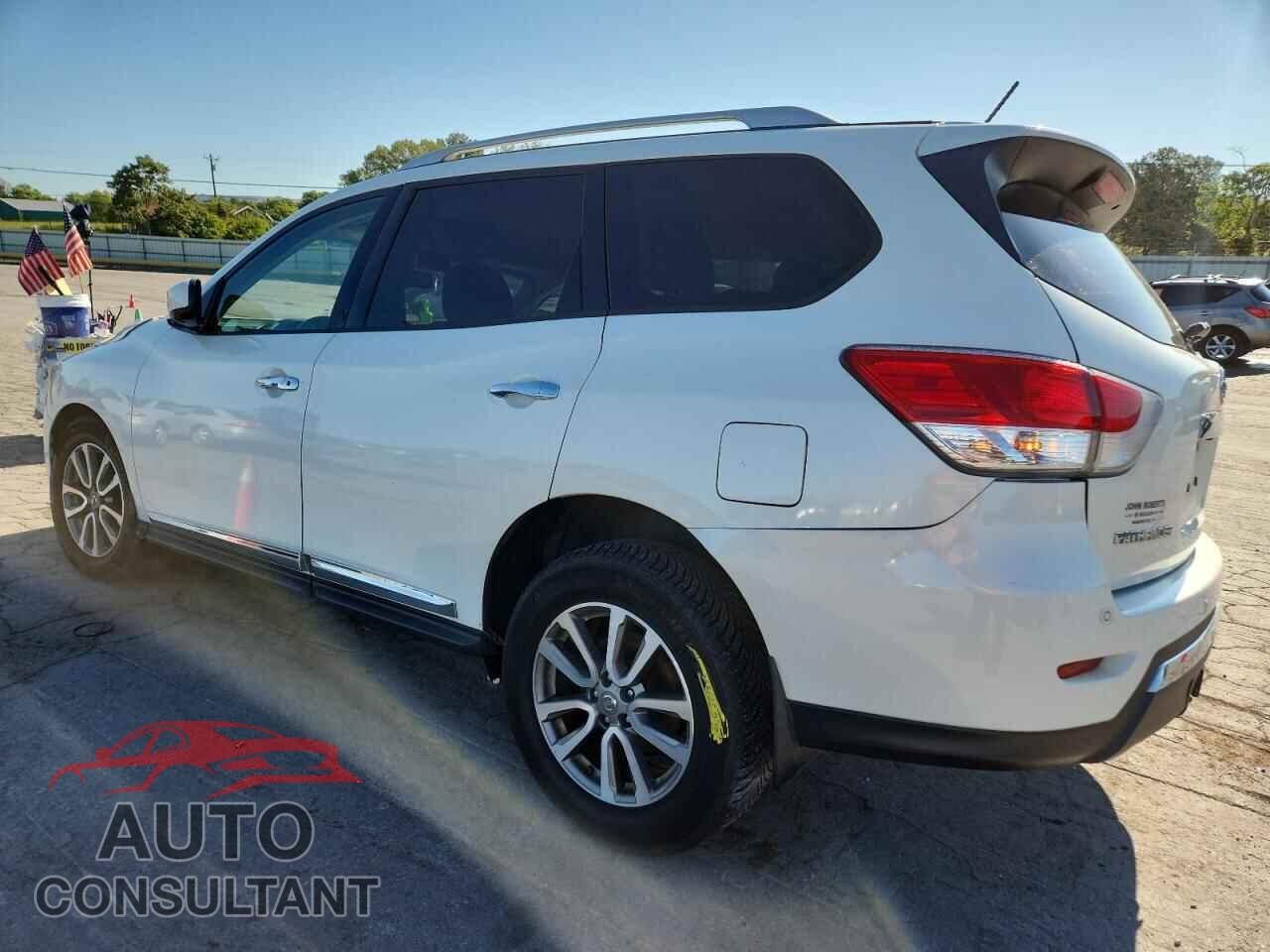 NISSAN PATHFINDER 2015 - 5N1AR2MN8FC640181