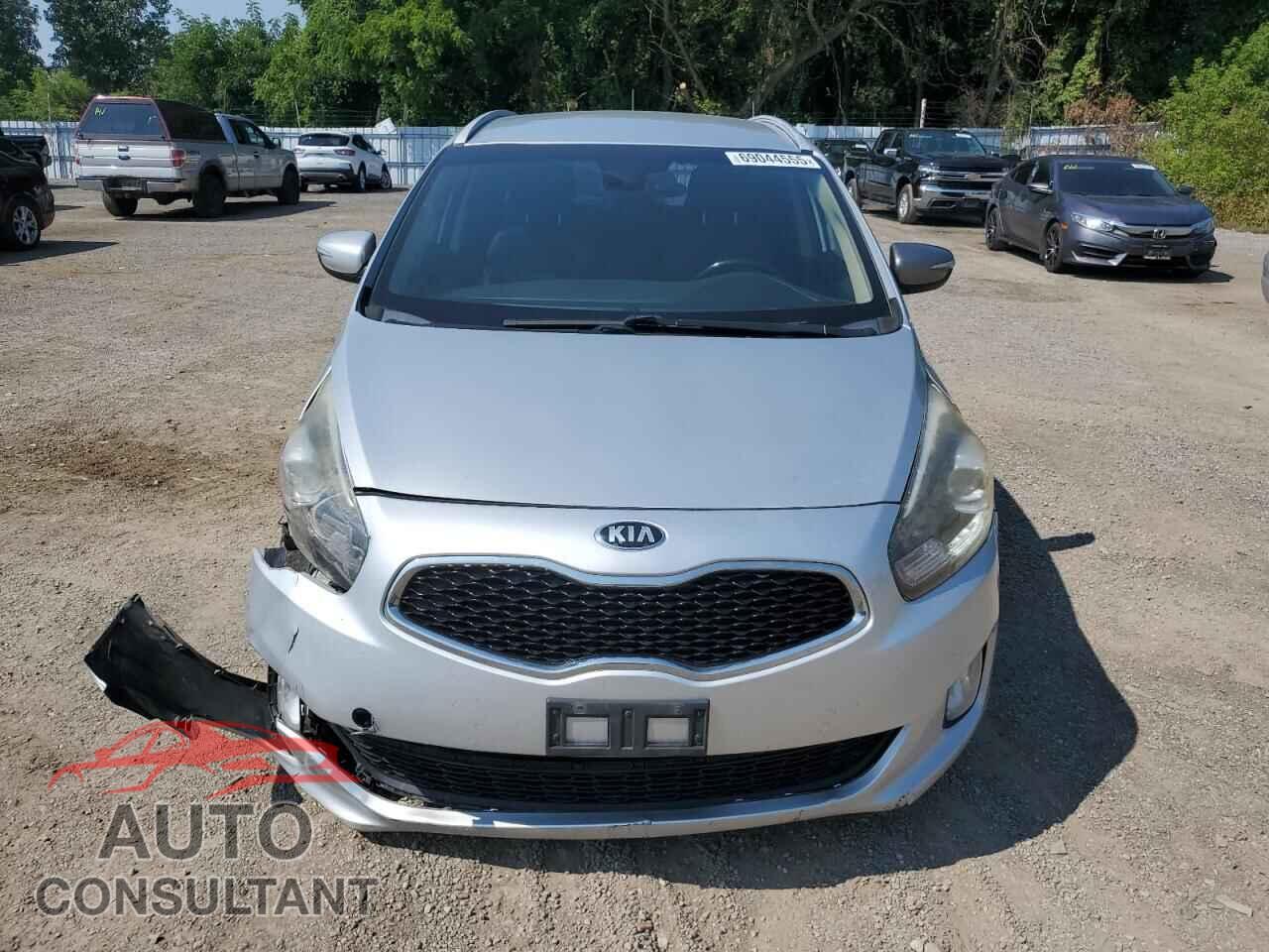 KIA RONDO 2015 - KNAHU8A36F7090248